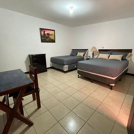 Judys Home - Bed And Breakfast Retalhuleu Quarto foto