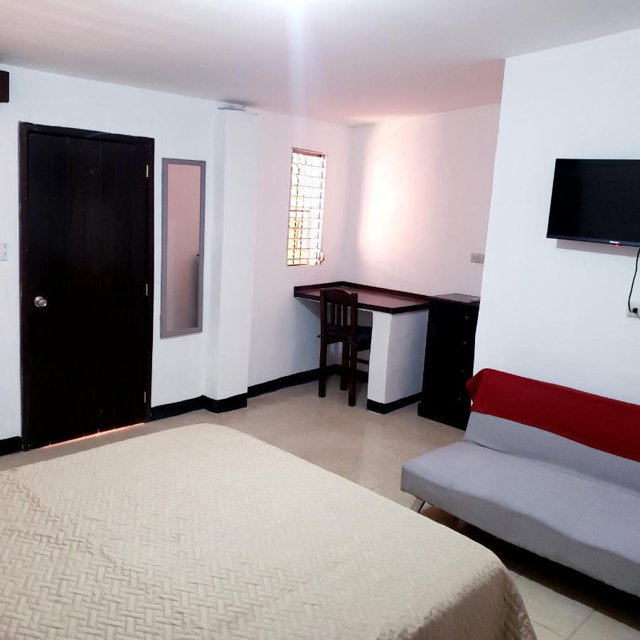 Judys Home - Bed And Breakfast Retalhuleu Exterior foto