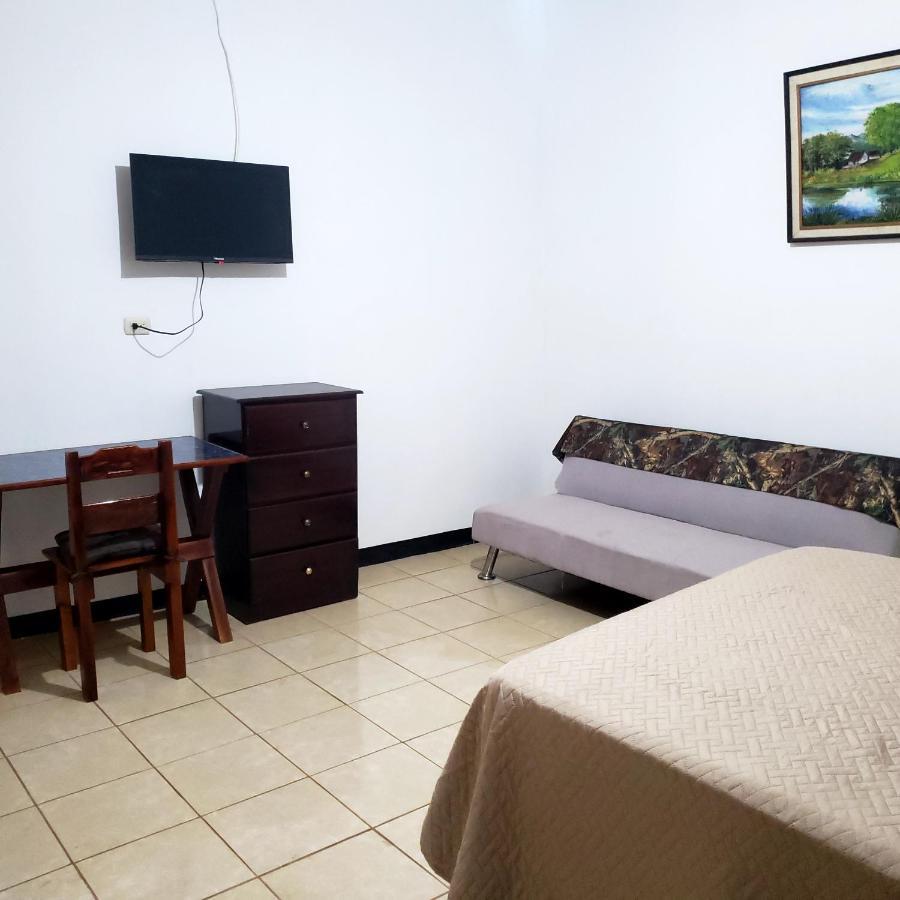 Judys Home - Bed And Breakfast Retalhuleu Exterior foto
