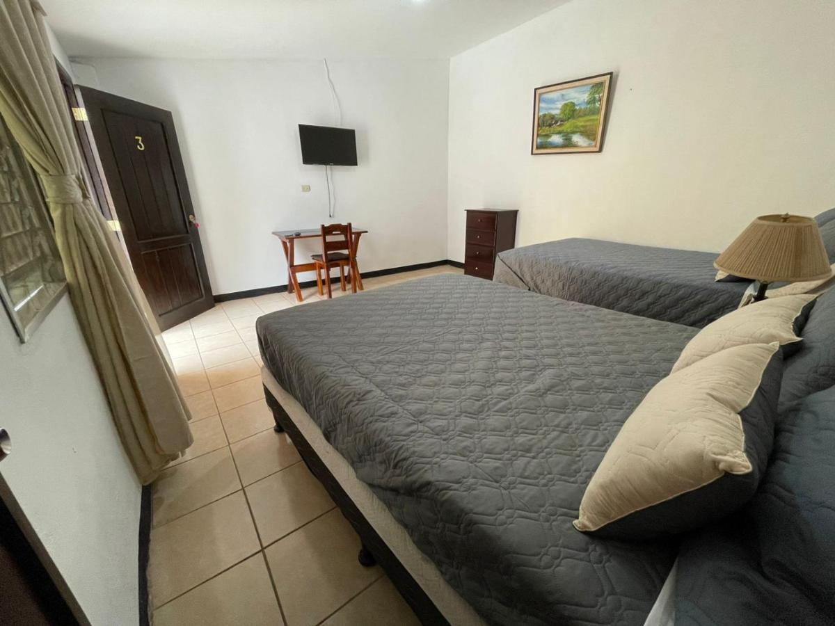 Judys Home - Bed And Breakfast Retalhuleu Exterior foto