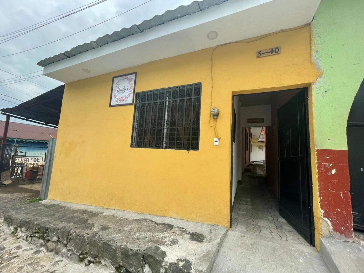 Judys Home - Bed And Breakfast Retalhuleu Exterior foto